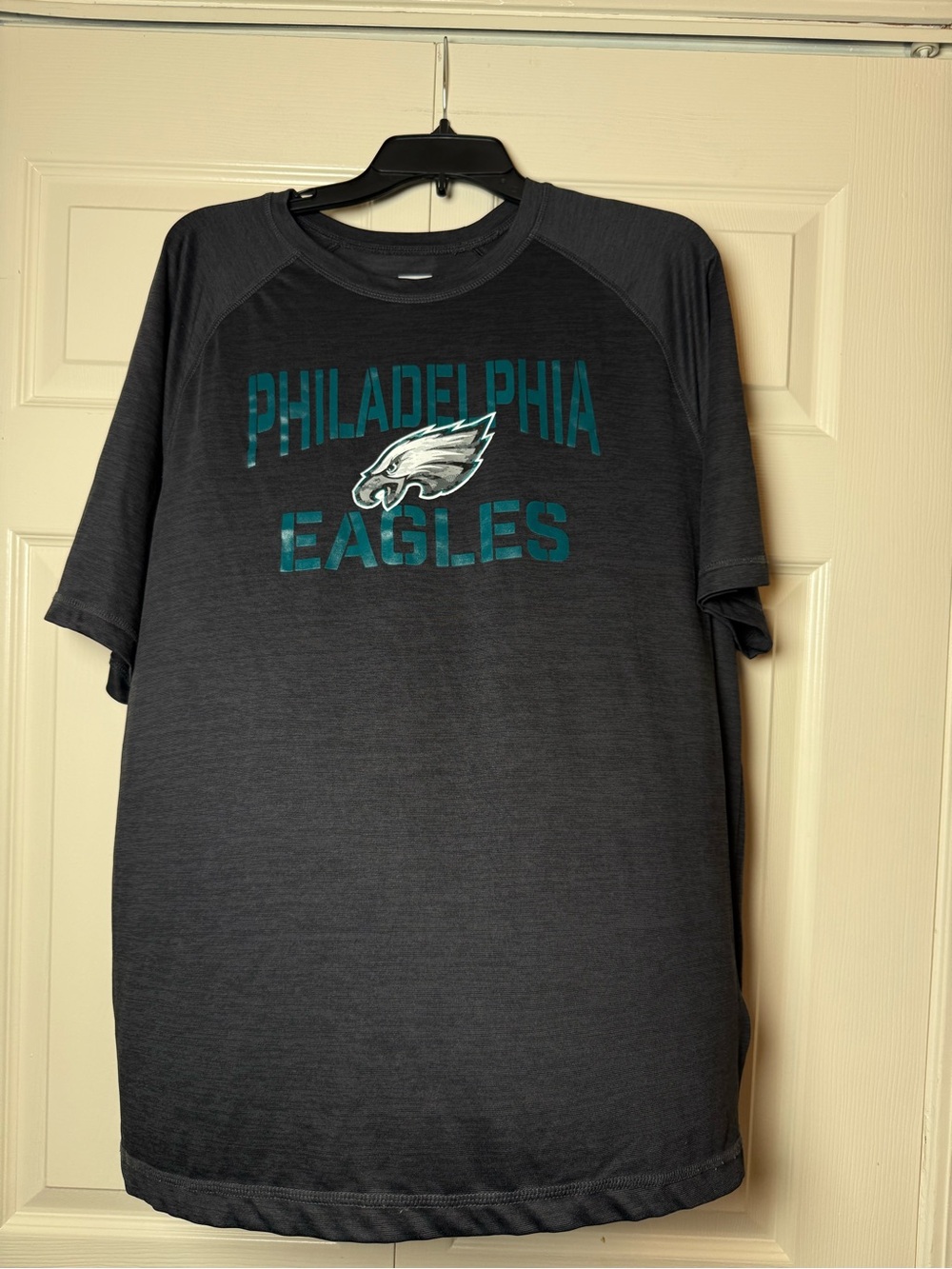 NFL Team Apparel Philadelphia Eagles moisture-wicking raglan t-shirt